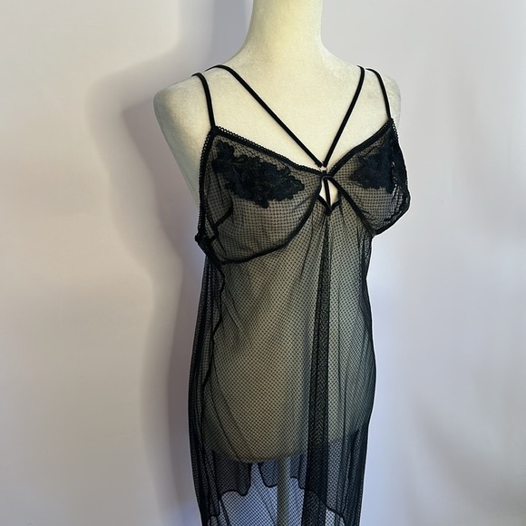 Victoria’s Secret Black Lace Mesh Chemise - Picture 2 of 7